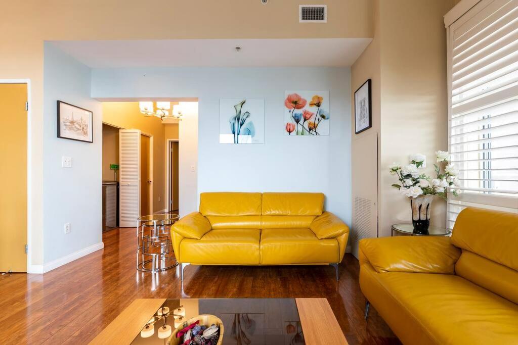 A Corner Unit With Ocean Views From Every Room Long Beach Exterior photo