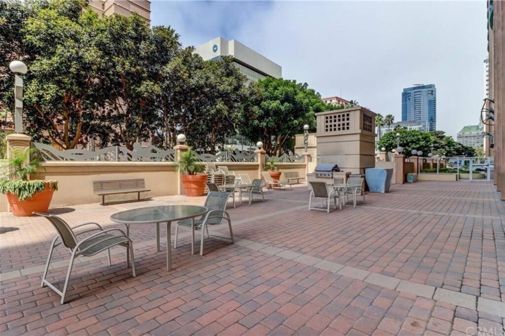 A Corner Unit With Ocean Views From Every Room Long Beach Exterior photo