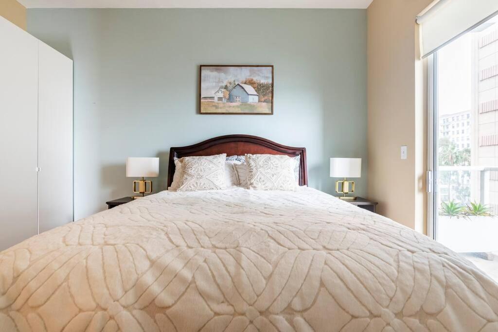 A Corner Unit With Ocean Views From Every Room Long Beach Exterior photo