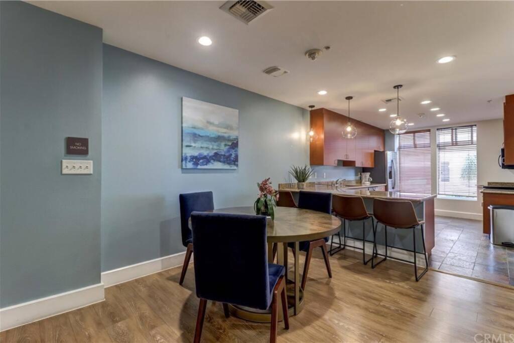 A Corner Unit With Ocean Views From Every Room Long Beach Exterior photo